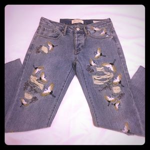 NWT Pacsun embroidered boyfriend jeans